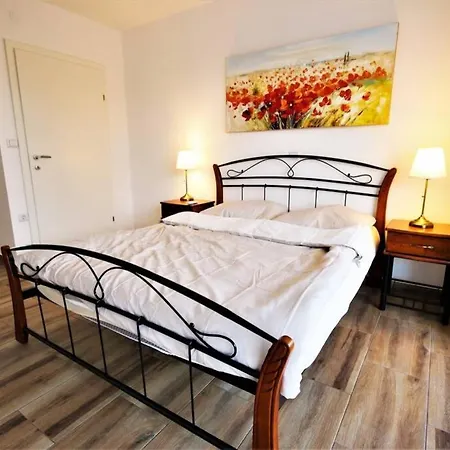 New With Pool Villa Barbariga