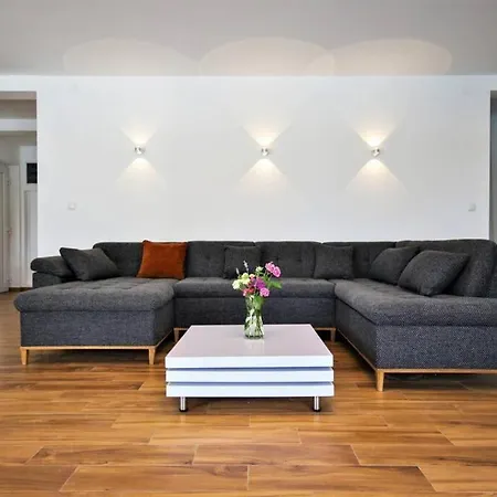 Villa New With Pool Barbariga