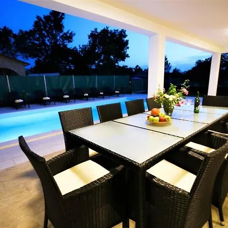 New With Pool Barbariga