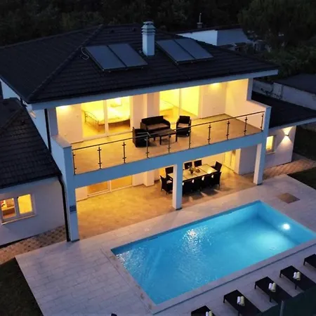 New With Pool Vila Barbariga