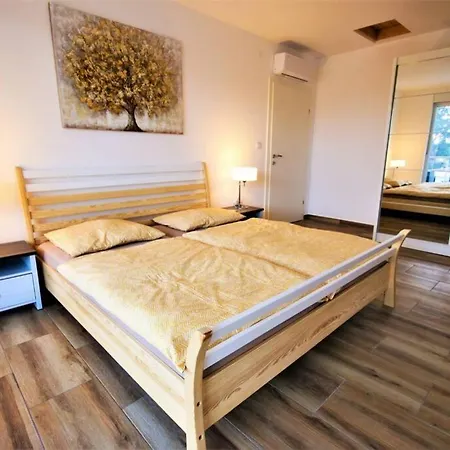 New With Pool * Barbariga