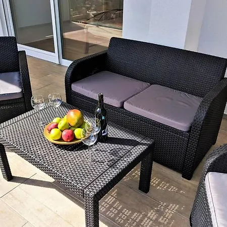 New With Pool Vila Barbariga