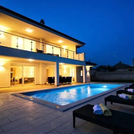 New With Pool * Barbariga