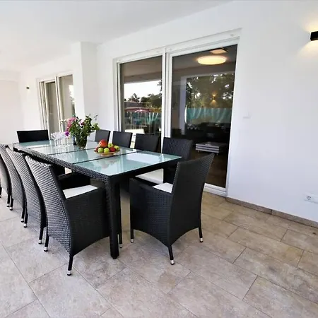 New With Pool * Barbariga