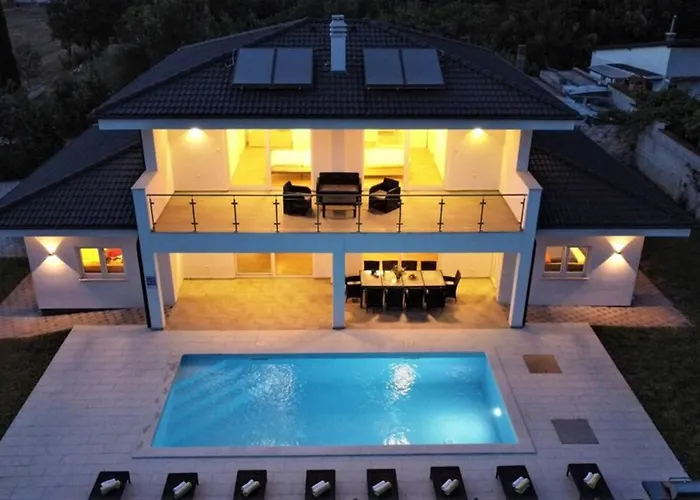 New With Pool 빌라