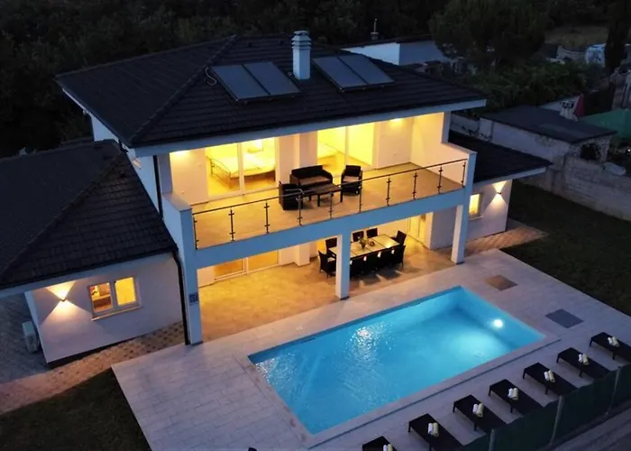 New With Pool 빌라 바르바리가