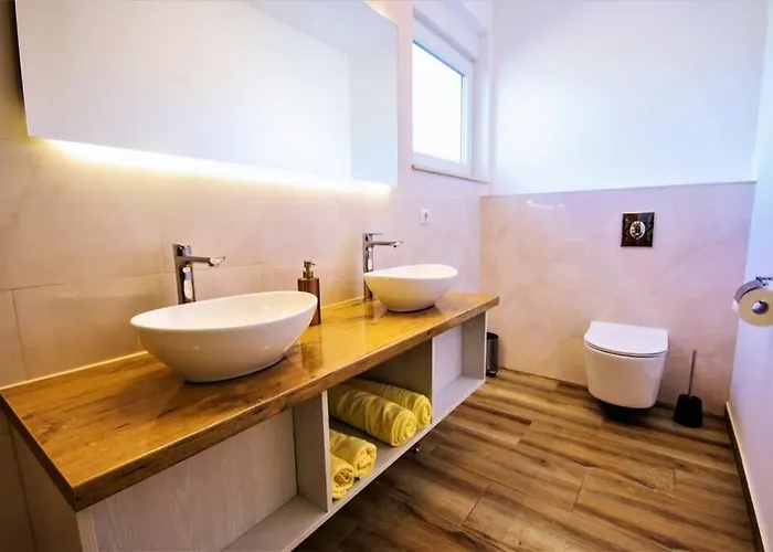 New With Pool 빌라