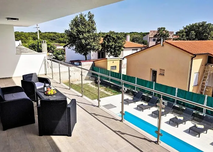 빌라 New With Pool 바르바리가